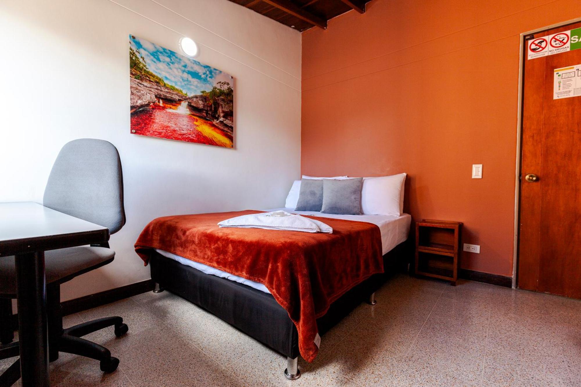 Poblado Guest House Medellín Værelse billede